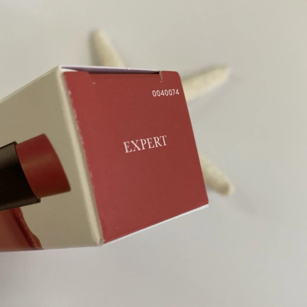 Laura Geller Smart Pout Lipstick-Expert